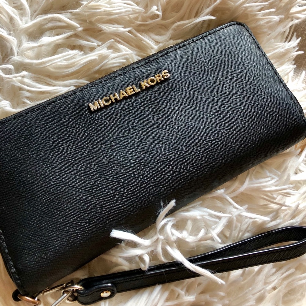 MICHAEL KORS Leather Continental Wristlet
